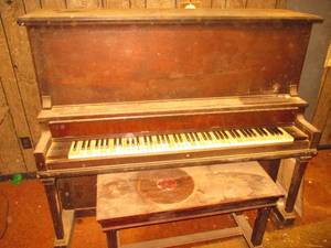 Simple yet elegant antique Gulbrans...