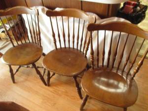 Set of (3) spindle backed wooden di...