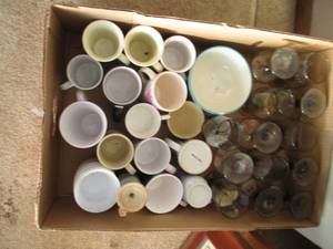 Box of Assorted vintage mugs, flute...