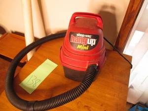 Shop-vac hang-up mini vacuum...