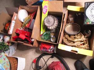 (4) boxes of assorted home decor, f...