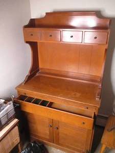 Wooden Writers display Hutch with (...