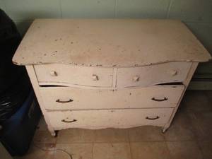 Antique Wooden 4-drawer Beveled fro...