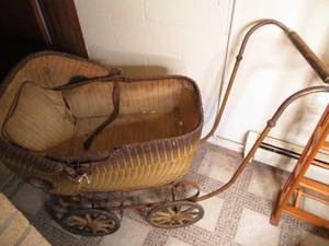 Antique Wicker Baby buggy style str...