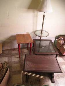 Floor lamp with built-in glass tabl...