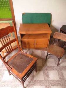 Small TV or multimedia stand, fold ...