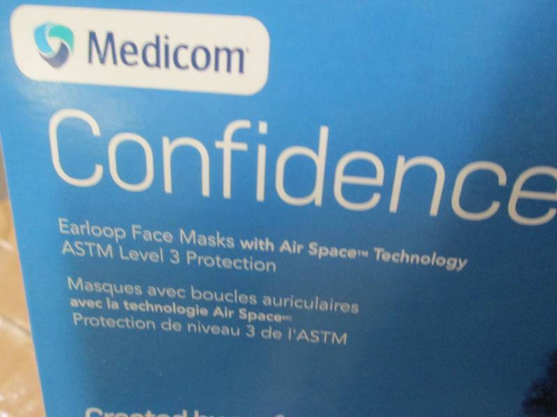 Case of 500 Medicom Confidence Face...
