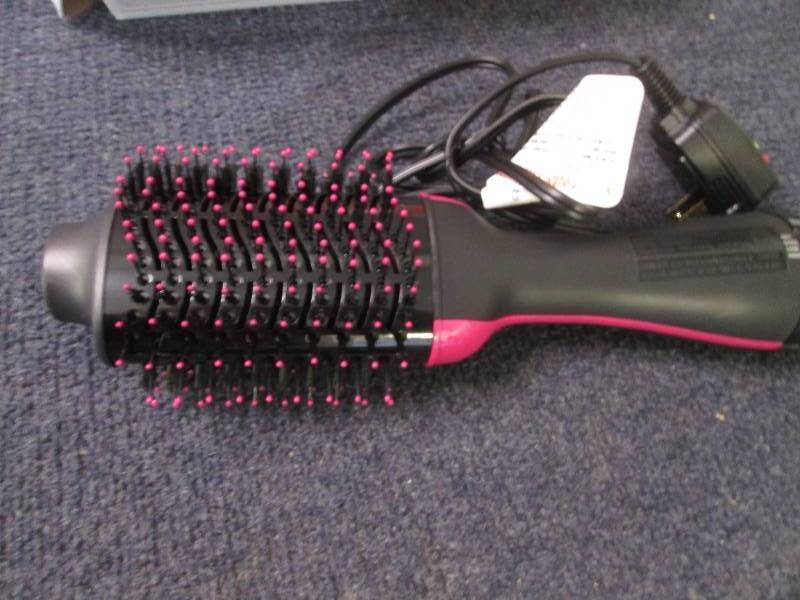 Revlon One-Step Hair Dryer and Volu...