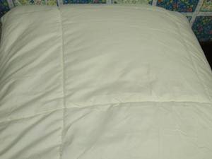 Beckham Hotel Collection, Lightweight Down Alternative Comforter, FullQueen
