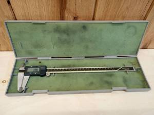 Mitutoyo Digital Caliper 12