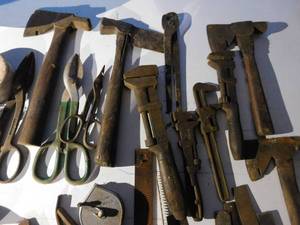 lot 14 image: Bucket of tools and more