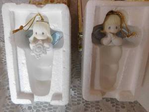 lot 36 image: Precious Moments ornaments