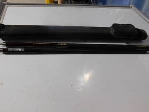 lot 41 image: Pool cues w case