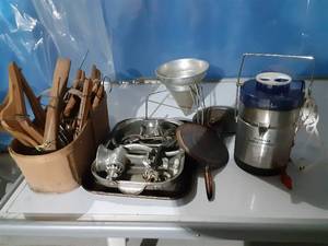 lot 66 image: Vintage kitchen ware, Juicer and vintage wooden hangers