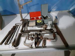 lot 71 image: Vintage tools, timer switch, breaker box and more