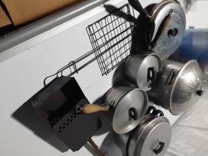 lot 92 image: Juicer, Pots and pans and more