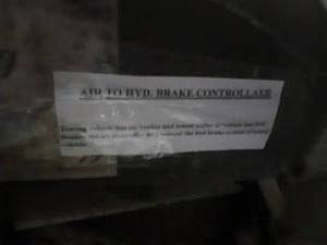 lot 98 image: Air to hydrolic break controller, light, metal box