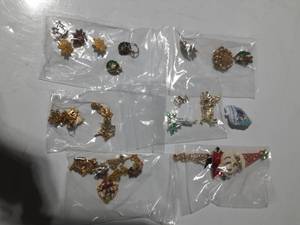 lot 218 image: Box of Christmas necklace, pins and earrings