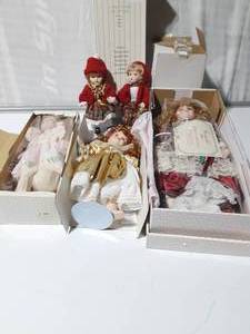 lot 239 image: 5 porclean dolls