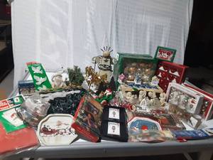 lot 265 image: 1992 cassettes and bookand other Christmas stuff