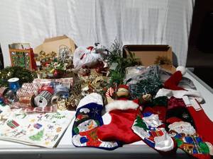 lot 274 image: 2 totes of Christmas deco