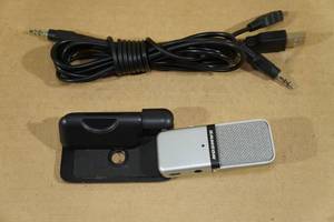 lot 18 image: Samson Go Mic Podcasting Microphone