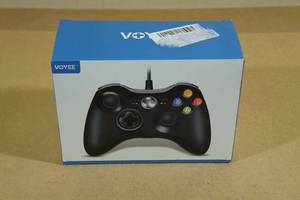lot 26 image: Voyee Microsoft XBOX 360 Wired Controller