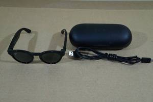 lot 28 image: Ray-Ban Stories Round Bluetooth Smart Glasses