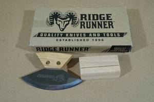 lot 82 image: Ridge Runner Great Alaskan Ulu Knife