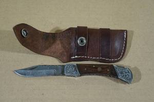 lot 105 image: Damascus Style Blade Folding Pocket Knife with Wood Handle