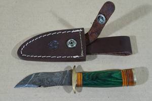 lot 106 image: Handmade Damascus Style Blade Hunting Knife with Lignum-Vital Green Wood Handle