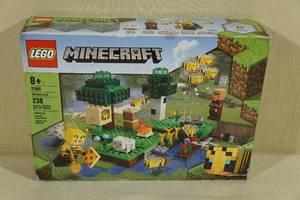 lot 120 image: NEW LEGO Minecraft Bee Farm Building Set