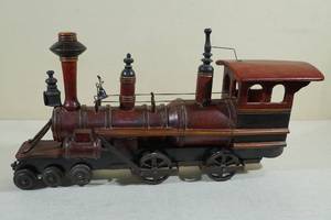 lot 126 image: Large Decorative Wood Locomotive Model