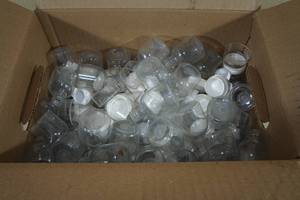 lot 127 image: Assorted Small Plastic Containers