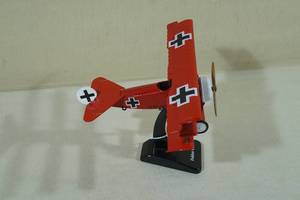 lot 260 image: NewRay Fokker Dr 1 Scale Model Plane on Stand