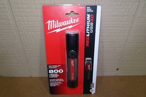 lot 179 image: Milwaukee Red Lithium USB 800L Compact Flashlight