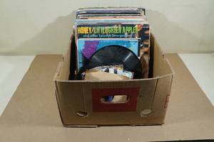 lot 279 image: Assorted Record Albums