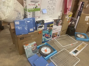 lot 5 image: Lot of assorted Indooroutdoor items furniture Bedding housewares open box customer returns various conditions
