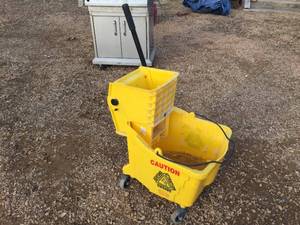 Rubbermaid Mop Bucket
