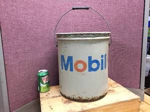 Vintage Mobil 5 Gallon Can