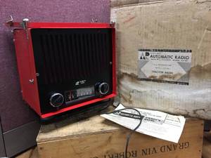 Vintage NOS Automatic Radio Tractor Radio