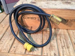8 Heavy Extension Cord