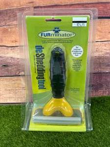 New Cat  Dog Deshedding Tool