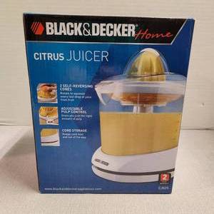 Black and Decker Citrus Juicer - New in Box - Model CJ625
