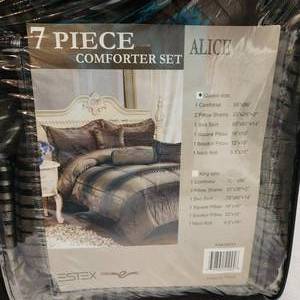 Alice Pattern - 7 Piece Comforter Set - Queen - New in Package