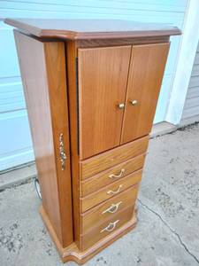 Beautiful Floor Standing Jewelry Chest With 5 Drawers