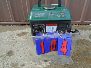 Mossy Oak 1200 watt generator. Used condition. Tested & works. As shown.