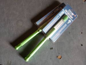 lot 30 image: Lot of 2 LED Bat FlashLights