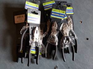 lot 31 image: 6 Side Cutters and 6 Linemans Pliers