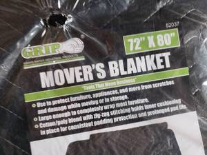 lot 32 image: Lot of 2 72 x 80 Moving Blankets